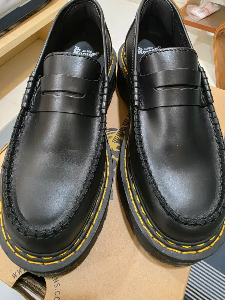 Di jual cepat sepatu Dr.Martens Original