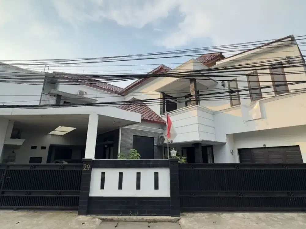 Rumah Bagus Furnished SHM Tanjung Barat, Jakarta Selatan