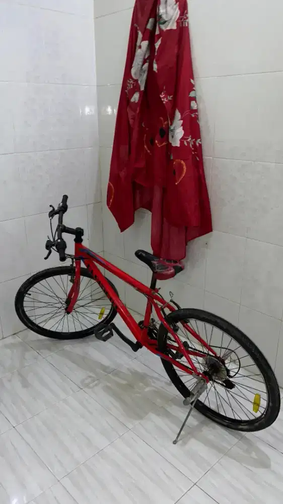 sepeda gunung masih seperti baru