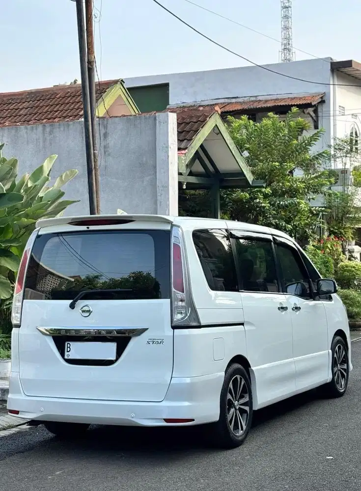Nissan Serena HWS 2015 AT
