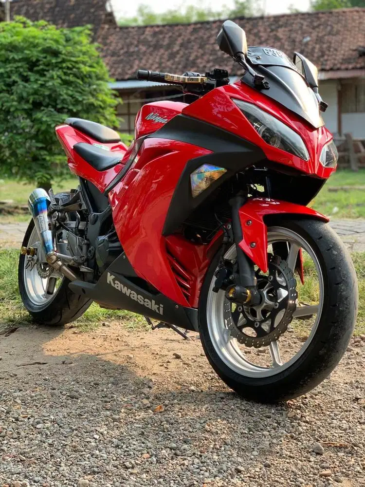 Bismillah jual ninja 250Fi surat lengkap pajak off 5 tahun  ISTIMEWA