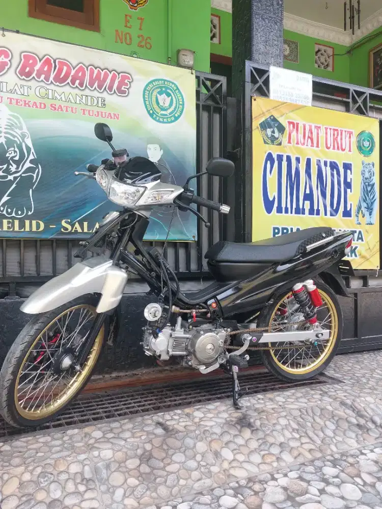 yamaha vega R..udh rapih..modif harian..mesin udh diretrorasi