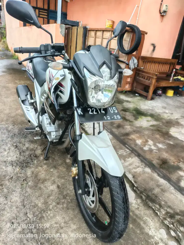 Scorpio 2010 white edition like new