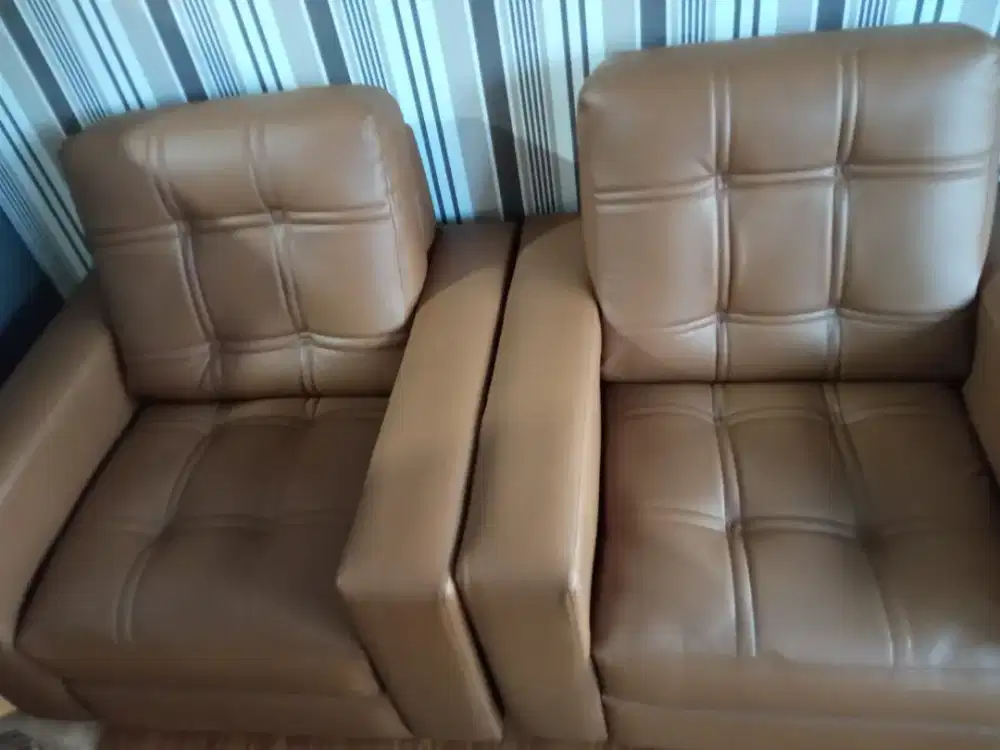 Jasa panggilan service sofa