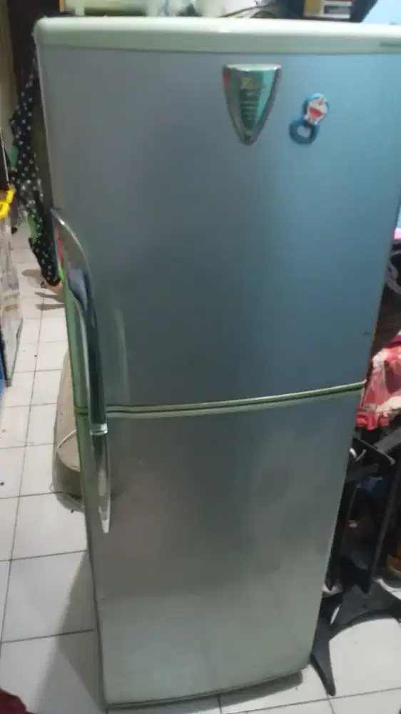 Kulkas panasonic NR-B25AF. ,bekas