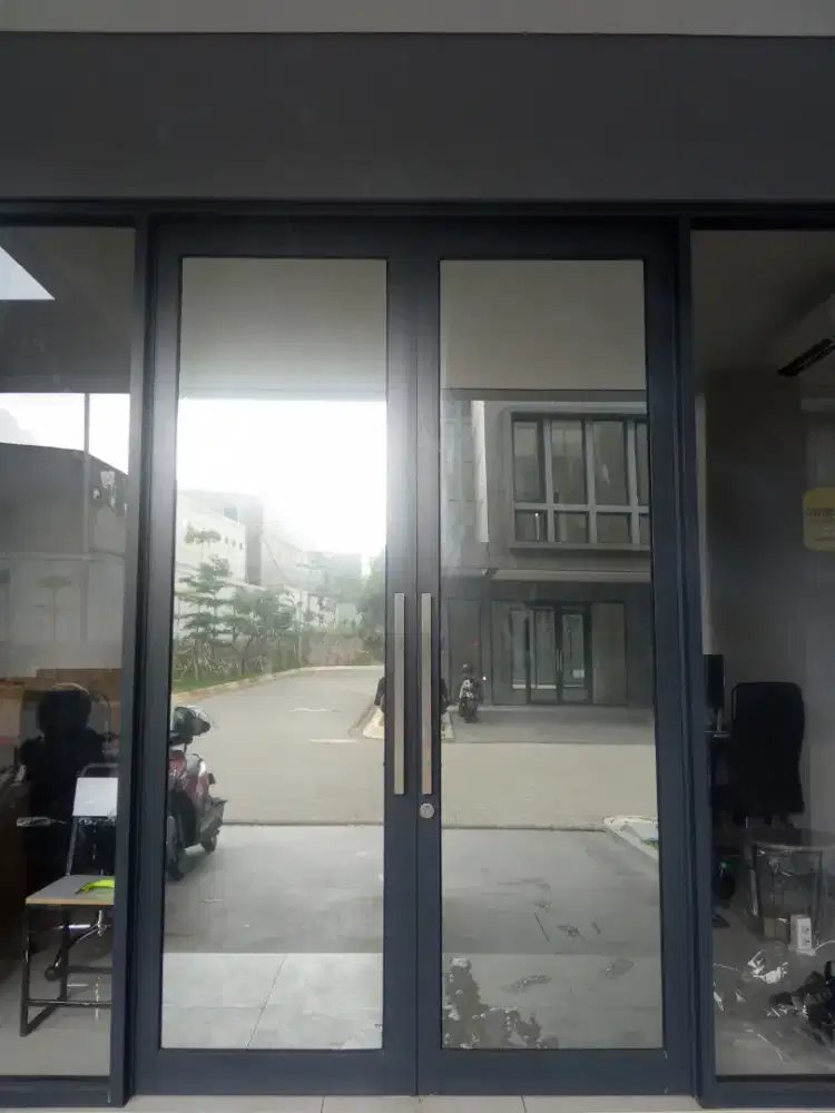 Jasa Pasang Sticker kaca film Rumah