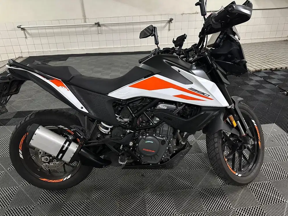KTM Adventure 390