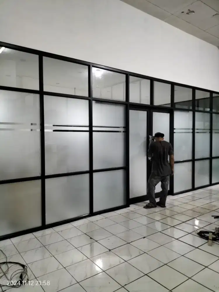 Pasang dan pesan kusen pintu dan jendela aluminium