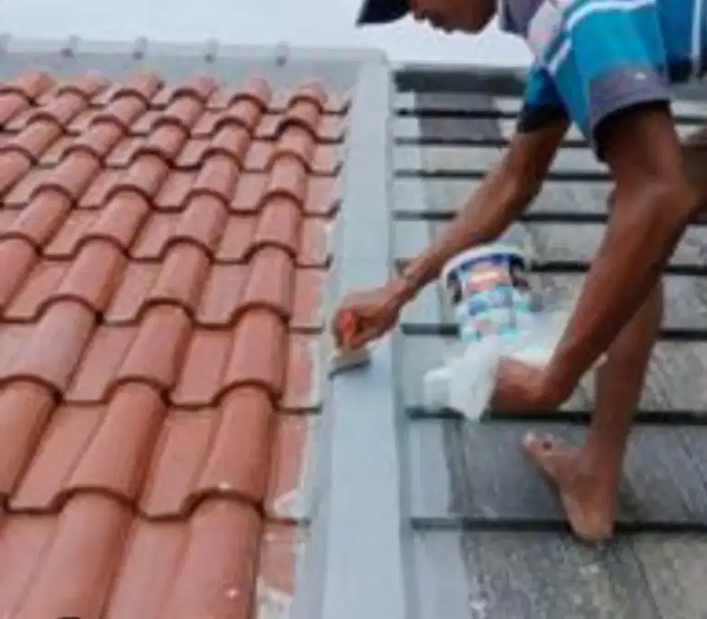 Renovasi rumah dan perbaikan atap bocor dll