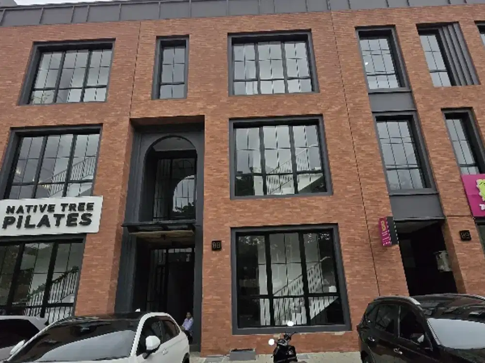 DIJUAL RUKO Weston lane 3lt ada lift di alam sutera