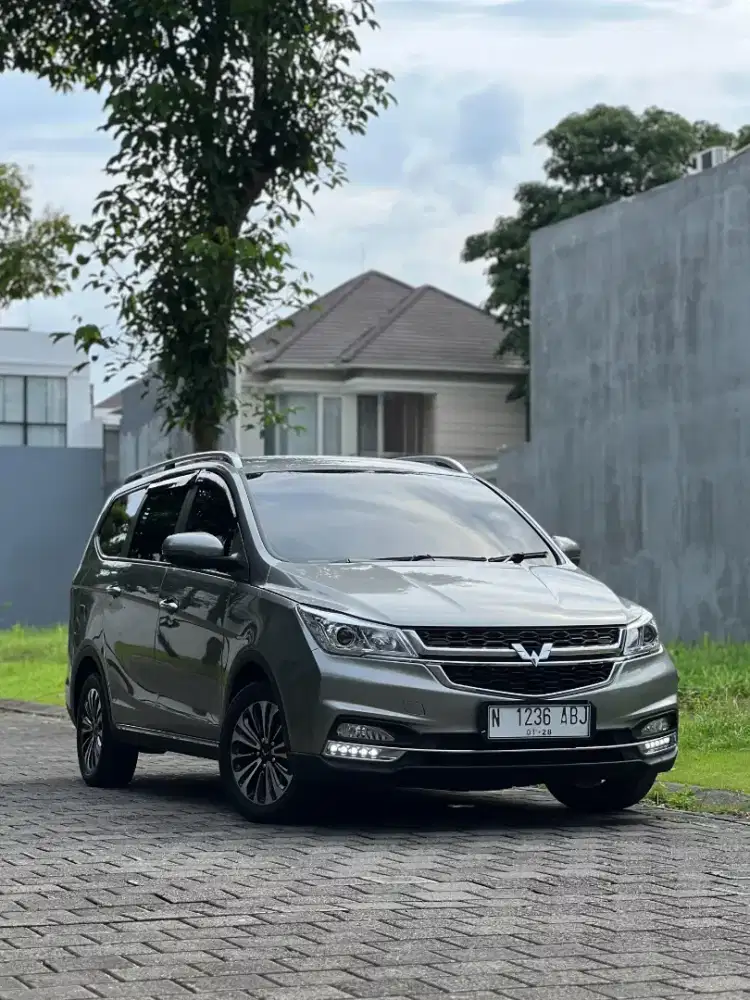 Wuling Cortez CE Lux + CVT 2023 Aurora Silver 20 rb km simpanan
