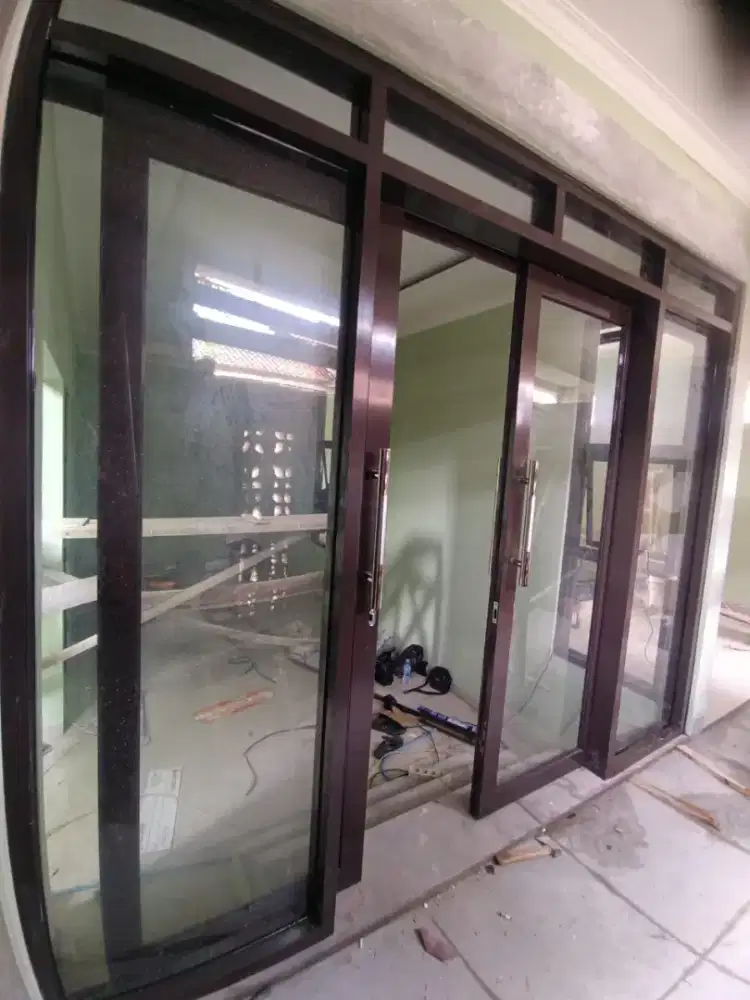 Kusen pintu dan jendela aluminium