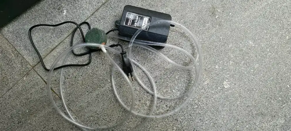 set aerator akuarium sudah termasuk batu dan selang