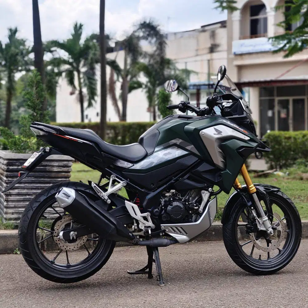 KONDISI ISTIMEWA! HONDA CB 150X 2023 HIJAU KM 6K LIKE NEW