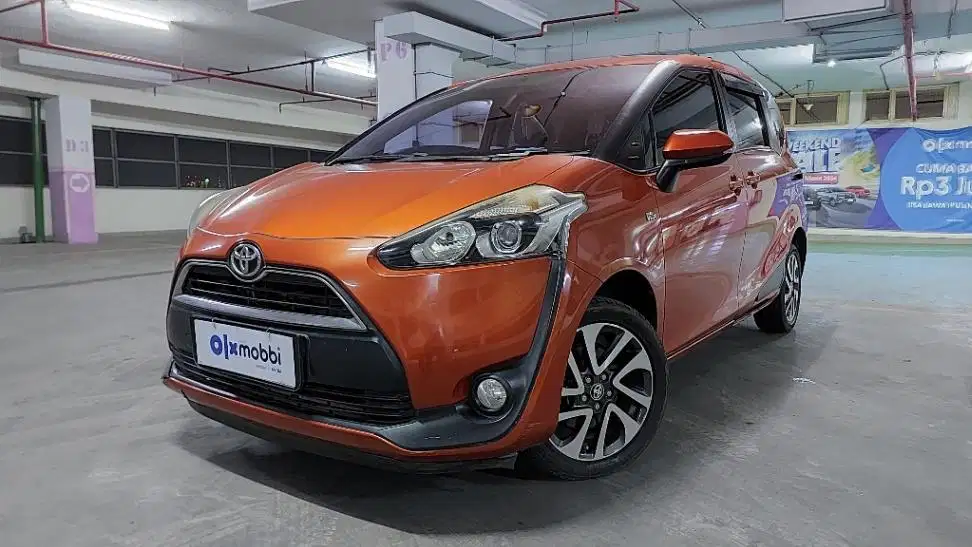 Pajak Panjang Toyota Sienta  1.5 V Bensin-MT 2016 Orange