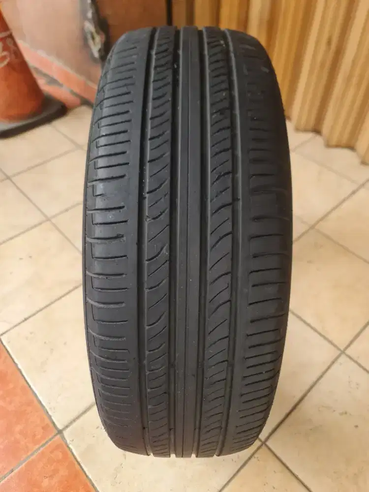 Ban 215 60 r17 champiro ecotec