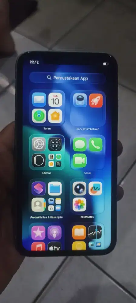 I phone 11 basic 128gb inter