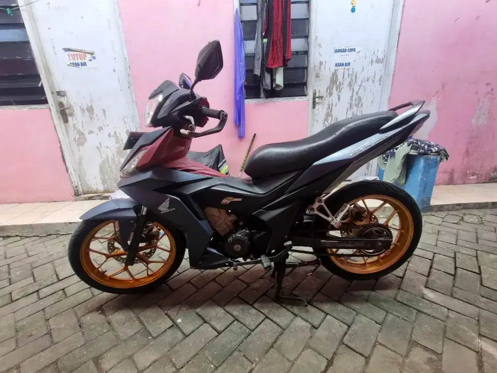 SUPRA GTR 150 ISTIMEWA