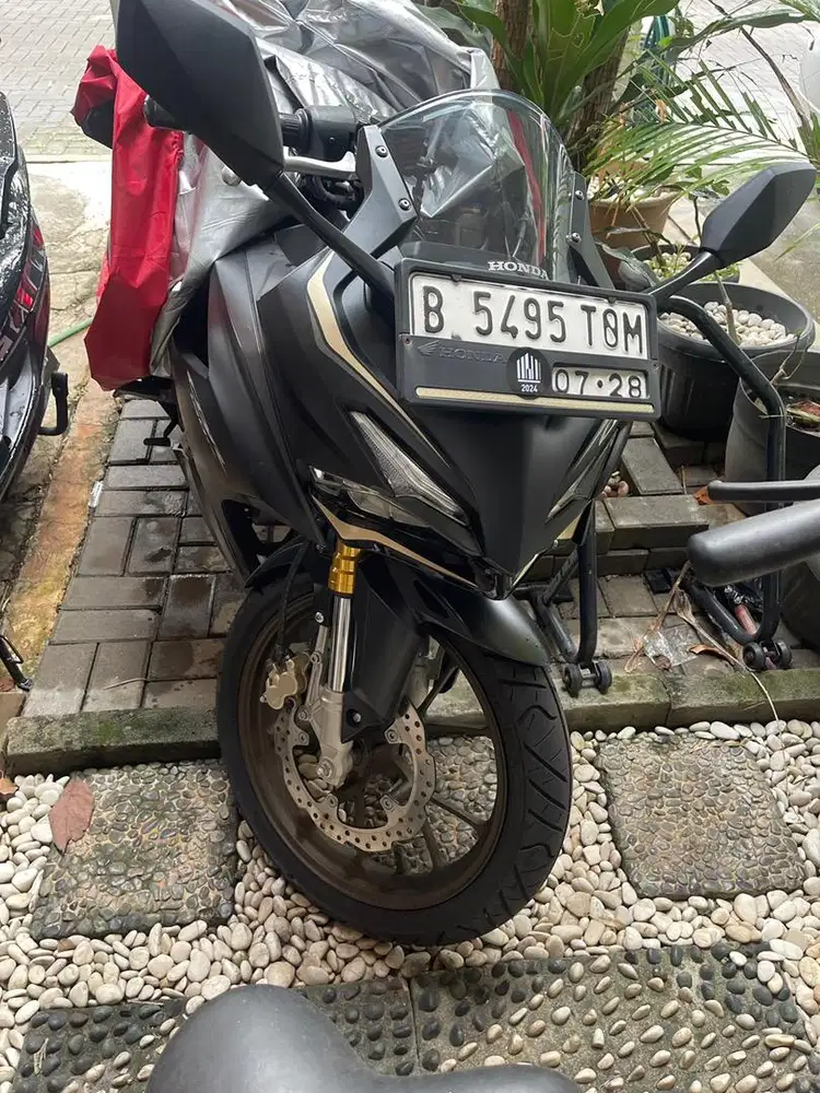Honda CBR 150 Black Matte Tahun 2023