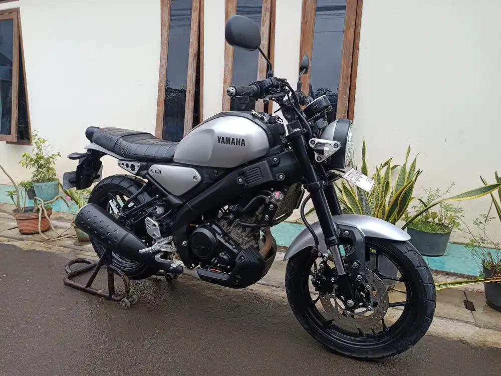 Yamaha XSR 2024 lengkap mesin halus