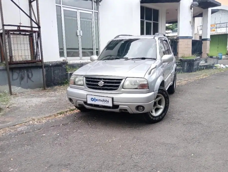 SUZUKI ESCUDO 2.0 BENSIN A/T 2002 ABU
