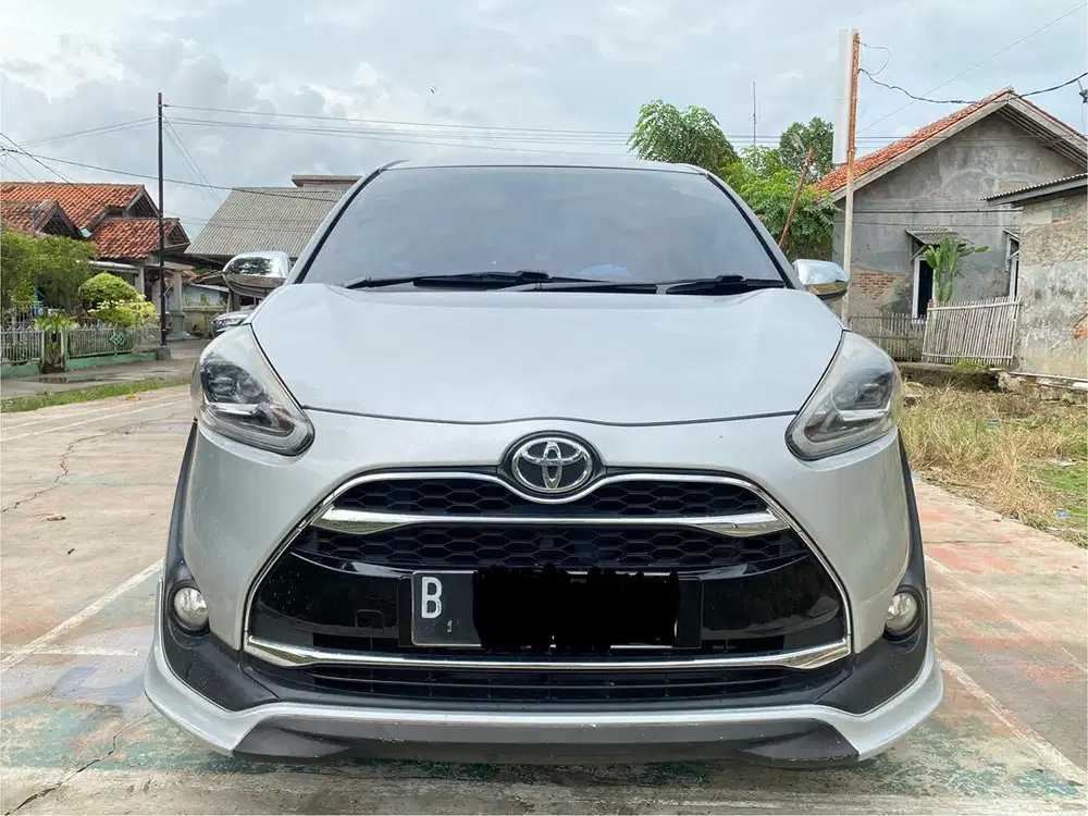 Toyota Sienta 2016 Bensin Istimewa