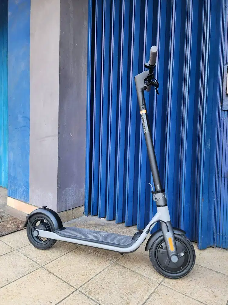 SKUTER LISTRIK SEGWAY NINEBOT D18W