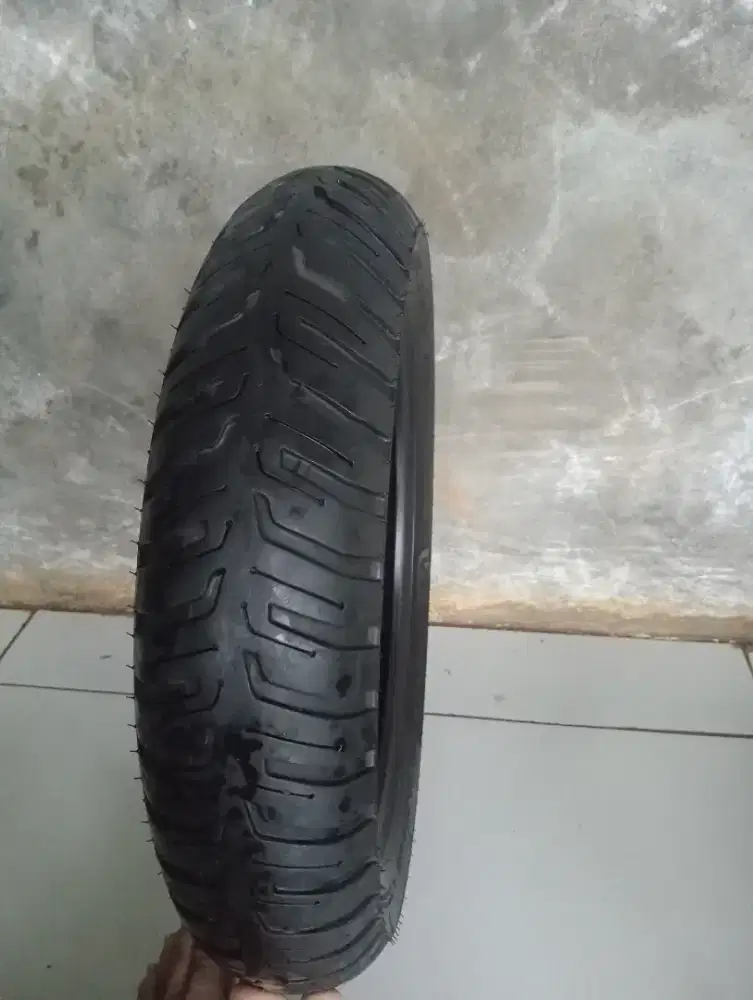 Ban metic ukuran 110/80-14 merk Michelin tubles
