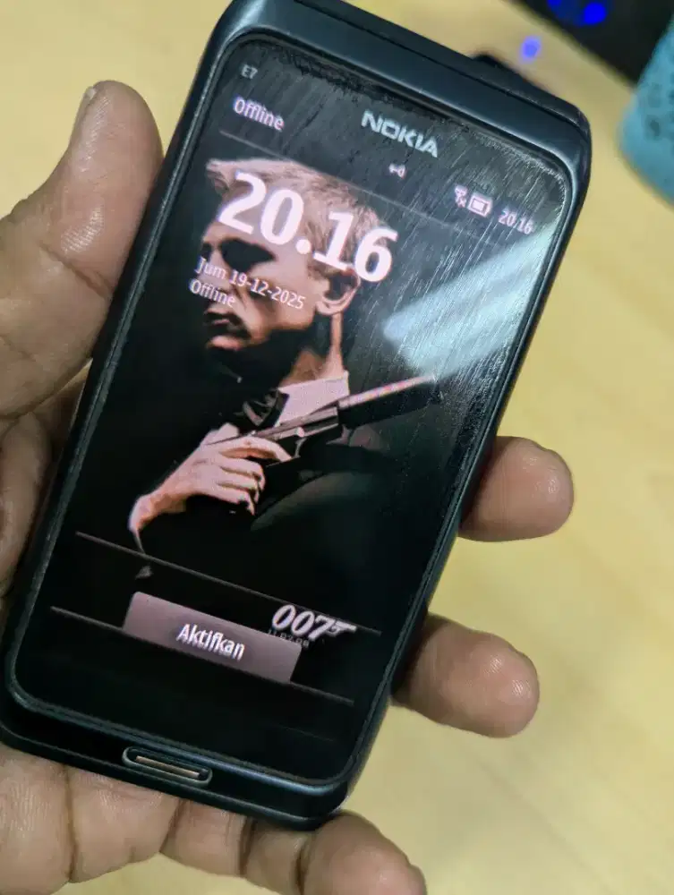 Nokia E7 Communicator