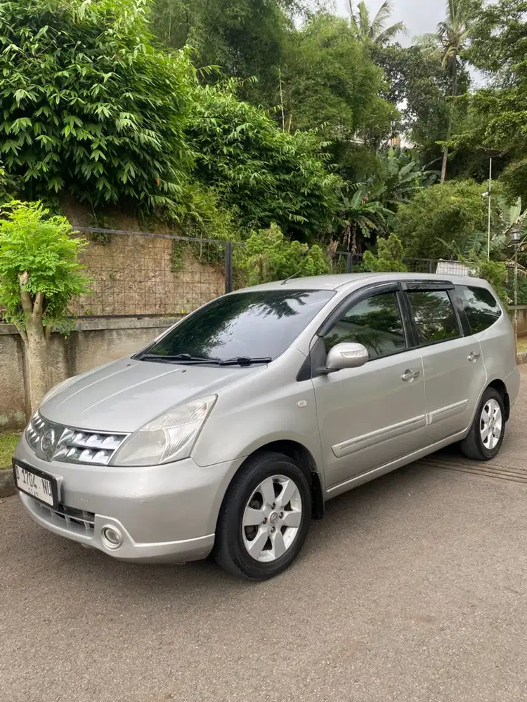Nissan Grand livina 2011 Bensin