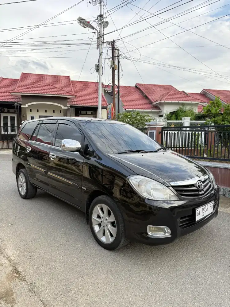 Dijual Innova Bensin G 2011 manual satu tangan dari baru