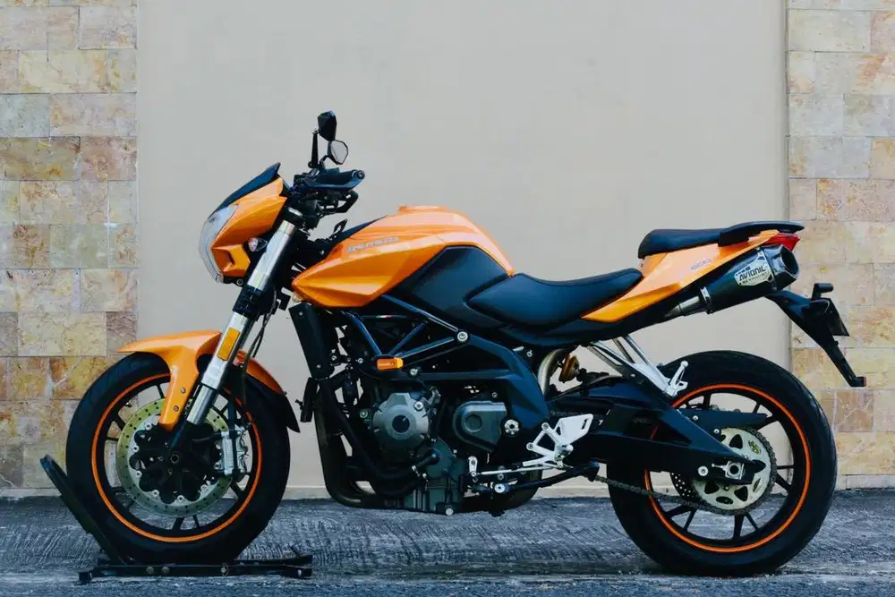 Benelli bn600 abs 2021 like new KTM Duke390 vulcan650 versys650