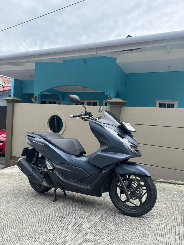 Di jual pcx 160 tahun 2024 tipe cbs di jual cepat