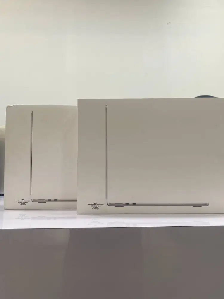 NEW MACBOOK AIR 2025 M4 RAM 16/256 GB 13 INCH SILVER & STARLIGHT