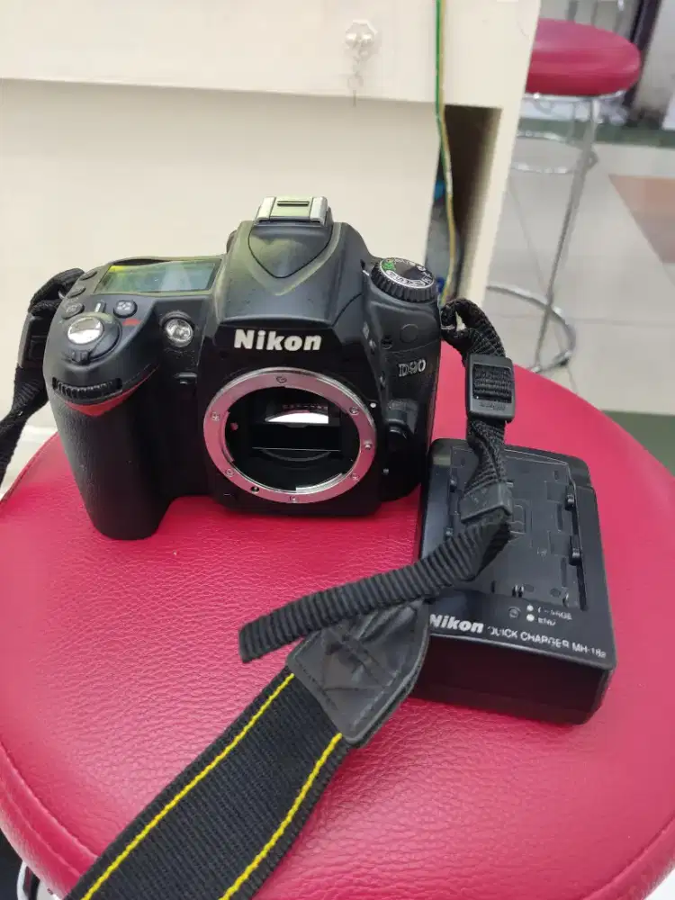 Nikon d90 body only kondisi apa adanya
