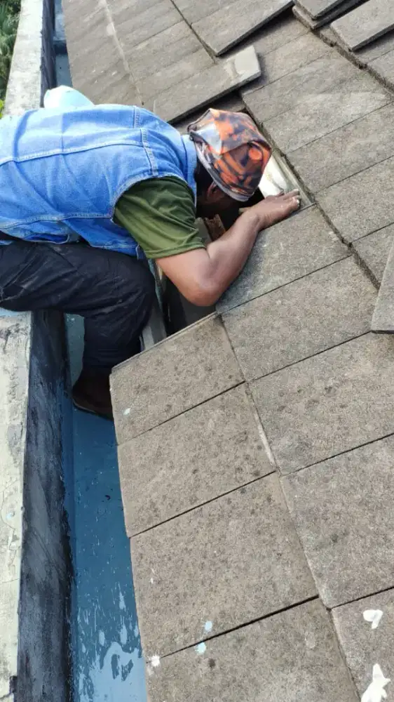 Jasa tukang atap bocor dan renovasi rumah dll