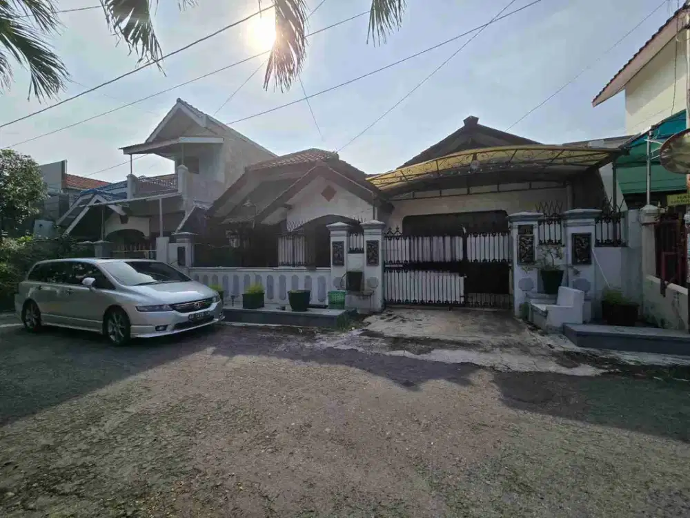 Dijual Rumah Bagus Siap Pakai di Perumahan Fajar Indah Baturan Solo.