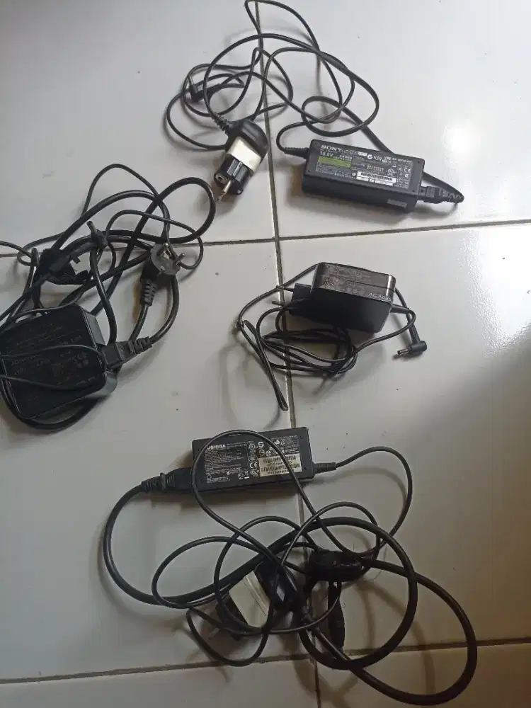 Adaptor Charger Laptop