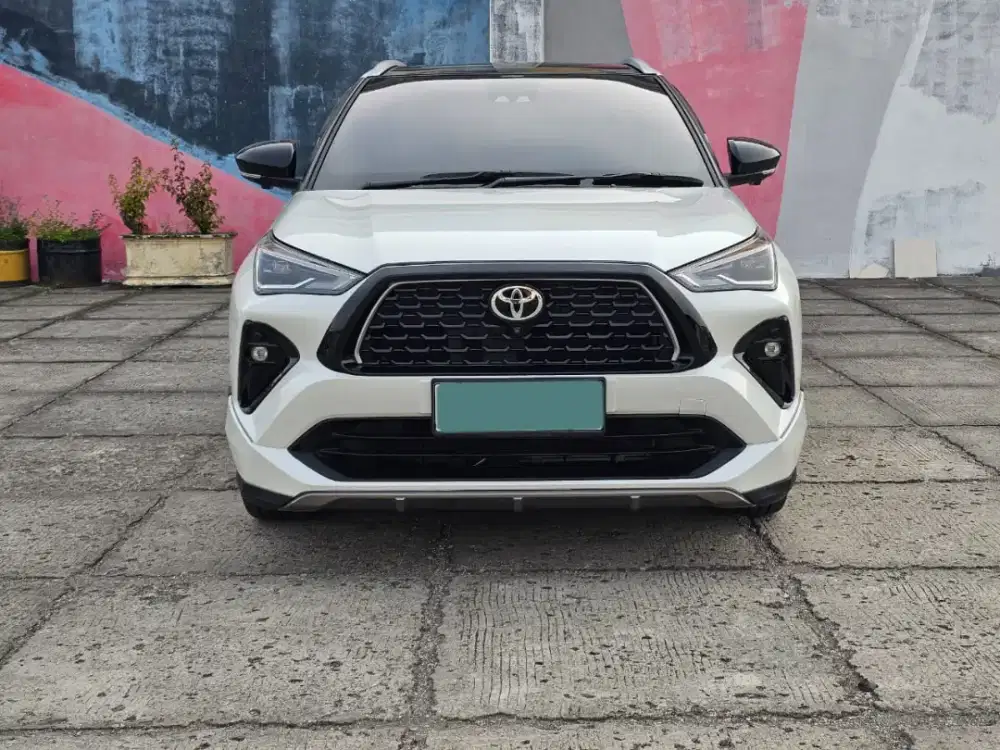 Yaris cross gr hybrid tss 2023 putih