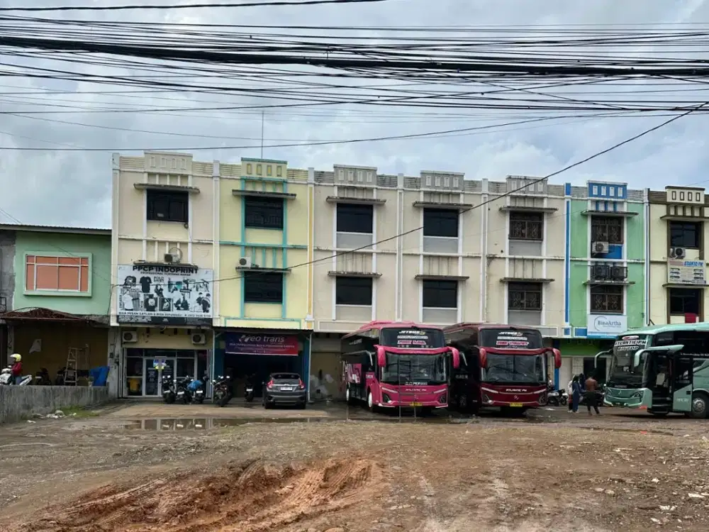 Disewakan Ruko 3 lantai di Jalan Perintis Kemerdekaan