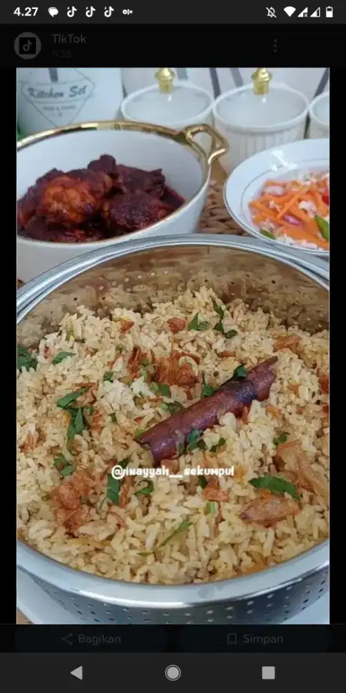 Di pesan nasi semen nya pa lah Bu lah