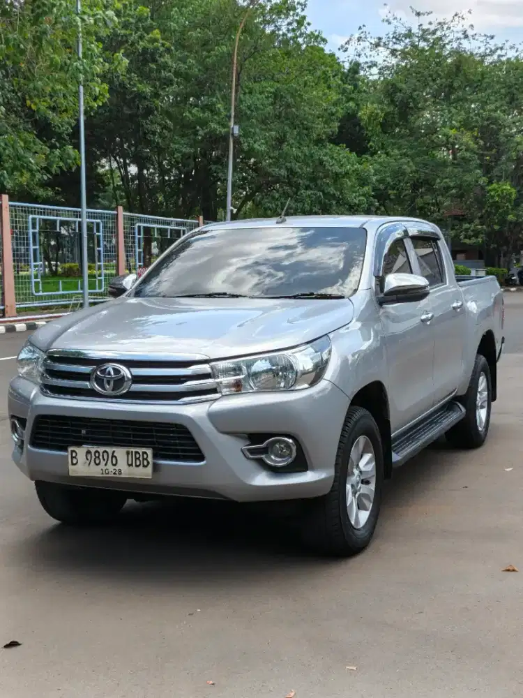 Toyota Hilux Doble Cabin Diesel M/T 4x4 G th 2018 silver metalik
