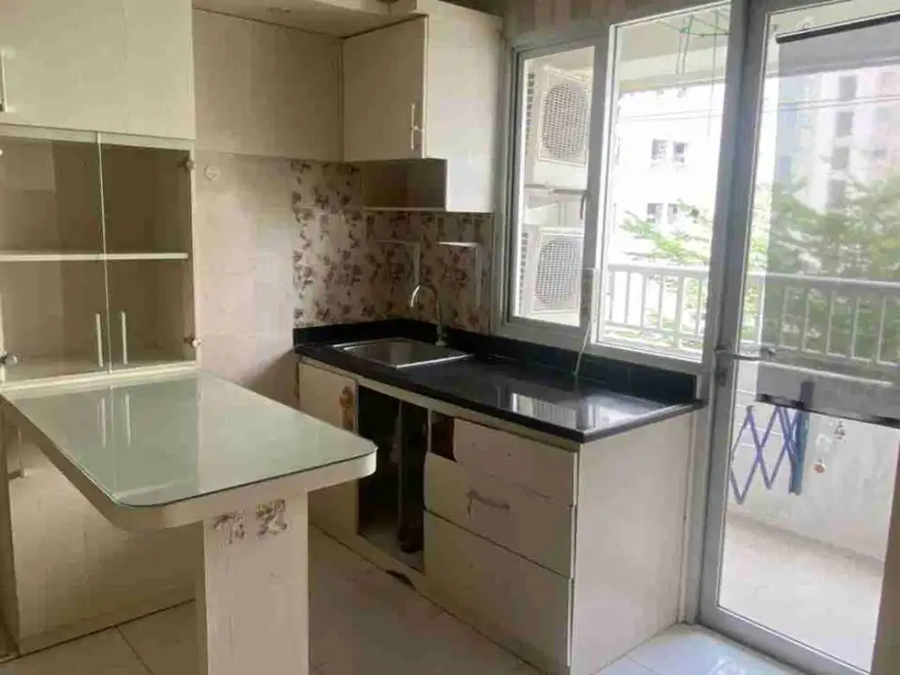 Apartemen Educity 3 BR Semi Furnish