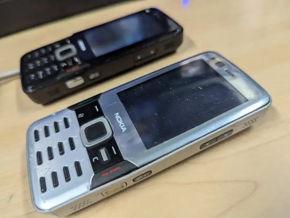 Nokia N82 black/white