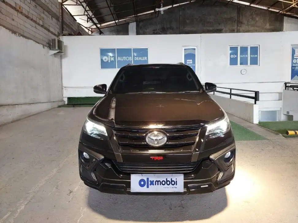 TDP 18JT Toyota Fortuner 2.7 SRZ TRD Bensin-AT Hitam 2019