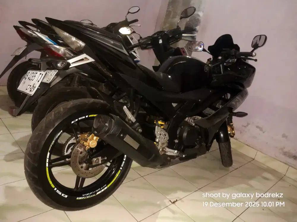 Yamaha YZF R15 V2 istimewa