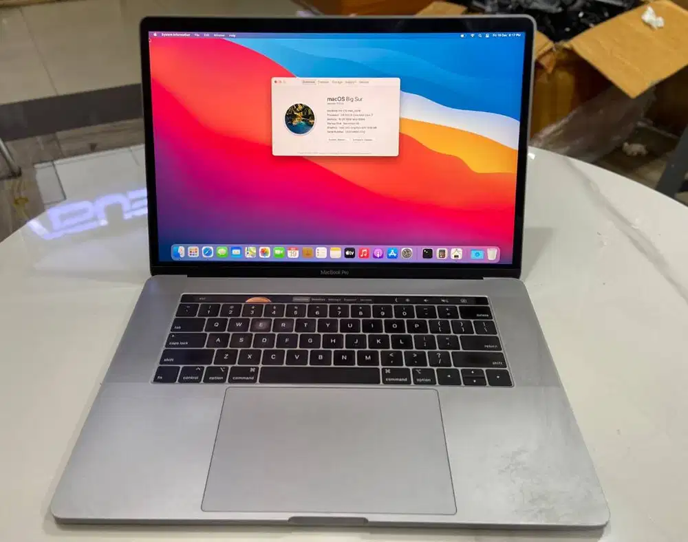 Macbook Pro Touchbar 2019 Core i7 Ram 16GB Layar 15,4inch N-EC