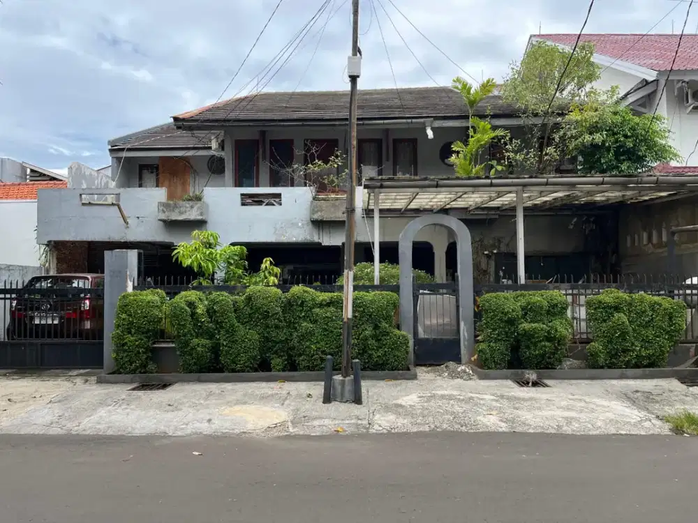 DIJUAL RUMAH HITUNG TANAH MELAWAI KEBAYORAN BARU JAKARTA SELATAN