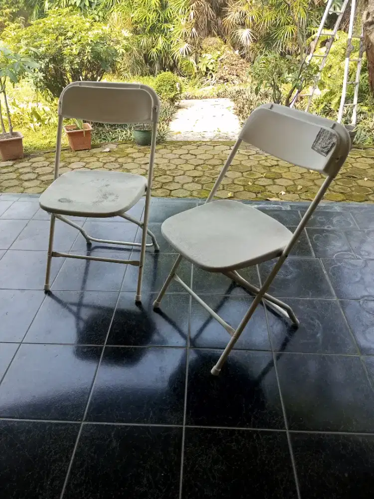 Kursi Lipat Merk Krisbow Warna Pputih
