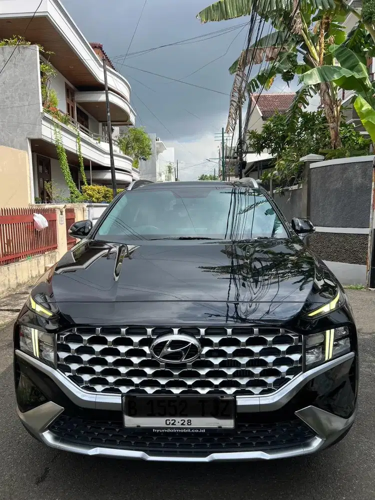 Hyundai Santa Fe 2023 Hitam kondisi istimewa